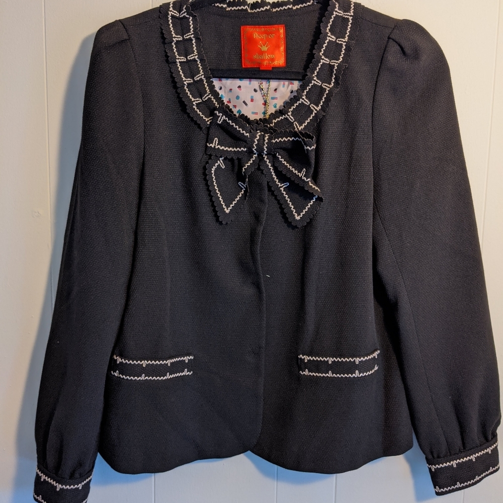 Cropped Size Medium/Large jacket Deep or Shallow